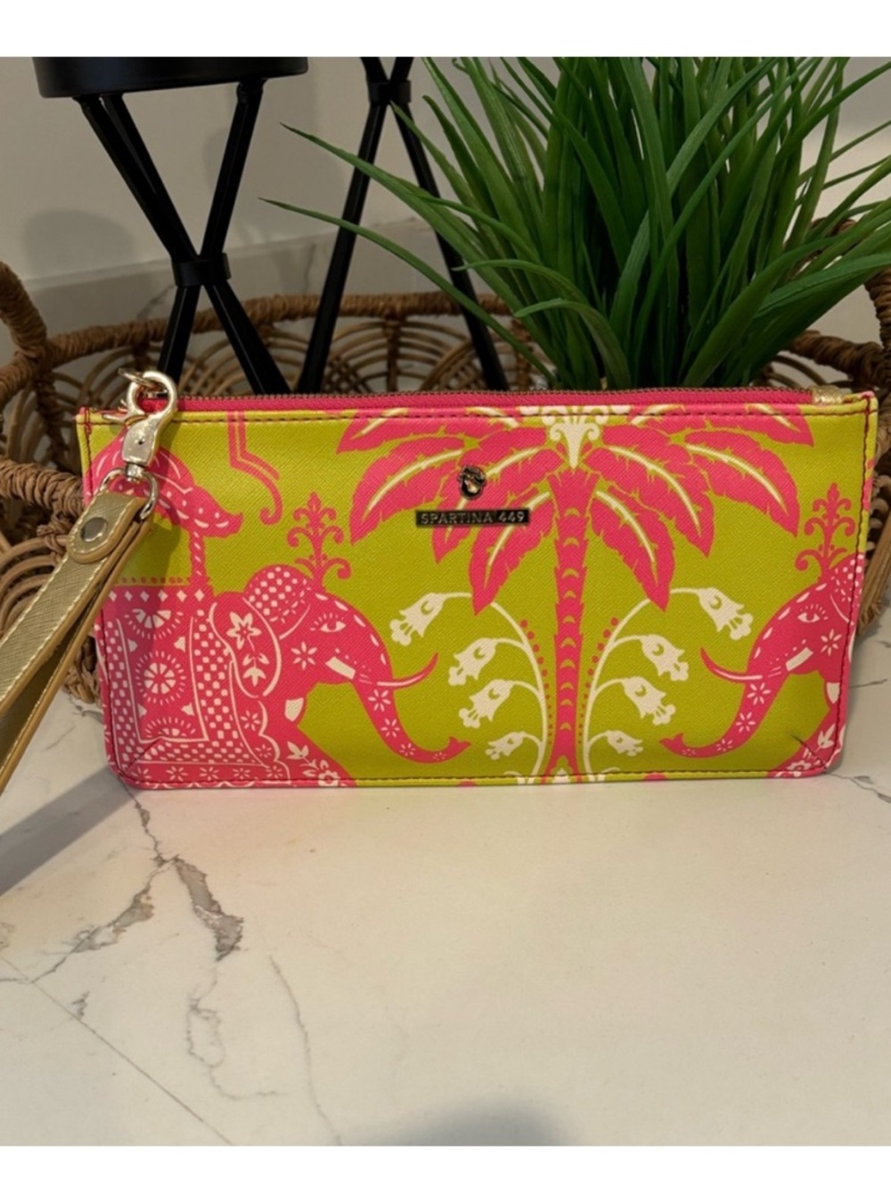 Spartina 449 NWOT Elephant East West Retreat Wristlet Pink Green Gold Preppy